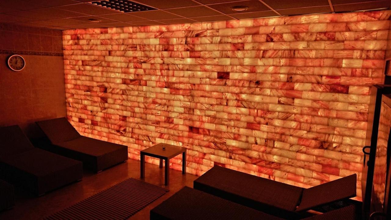 Hotel Adamantino Luhačovice Kültér fotó