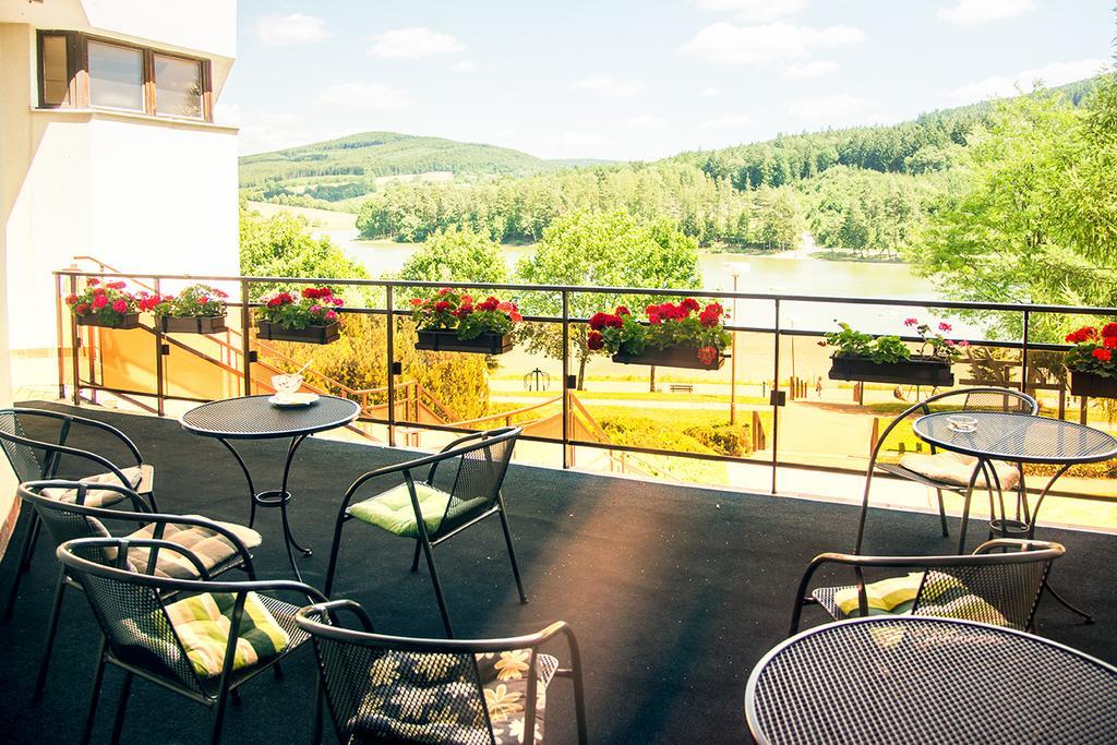 Hotel Adamantino Luhačovice Kültér fotó