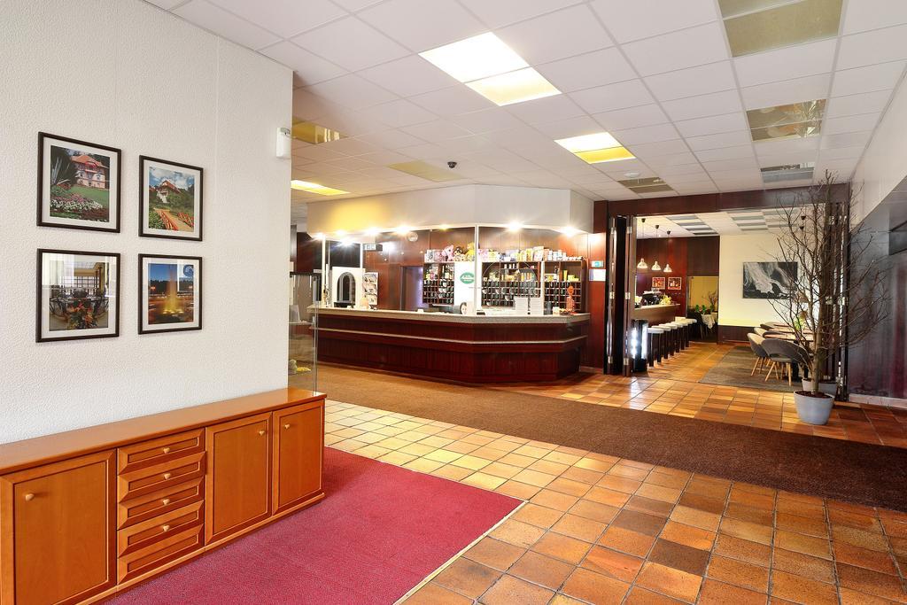 Hotel Adamantino Luhačovice Kültér fotó