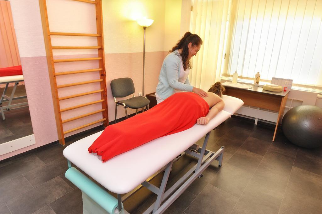 Hotel Adamantino Luhačovice Kültér fotó