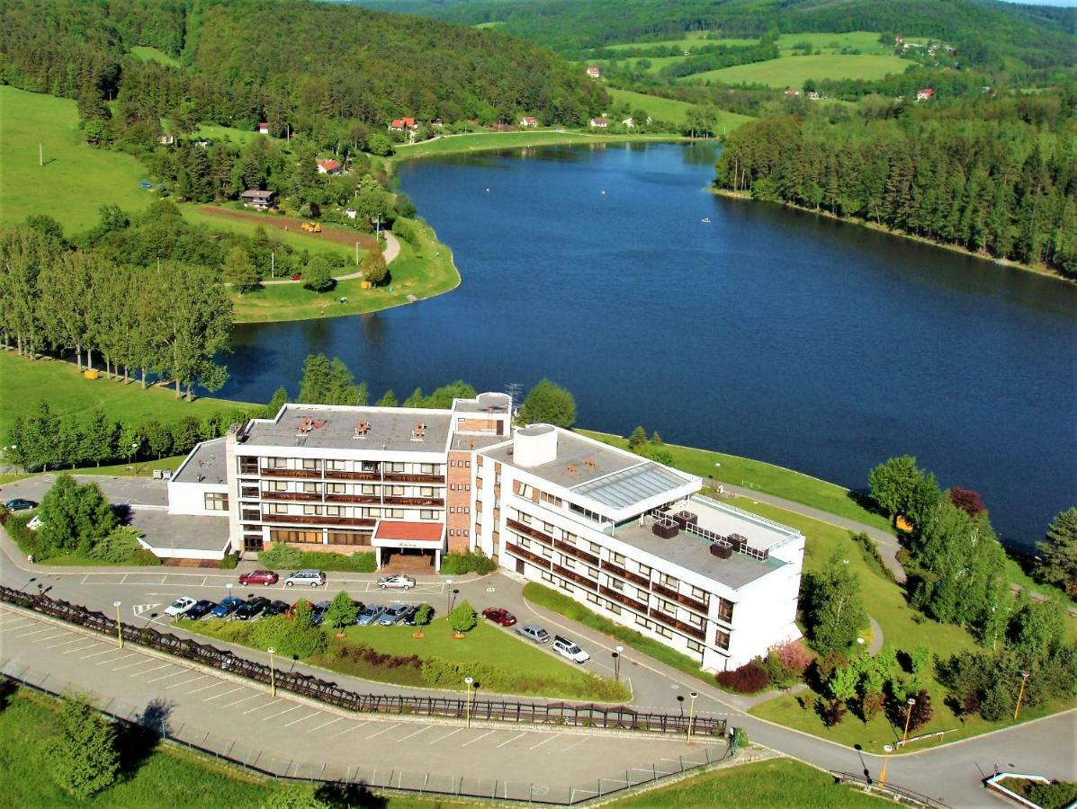 Hotel Adamantino Luhačovice Kültér fotó