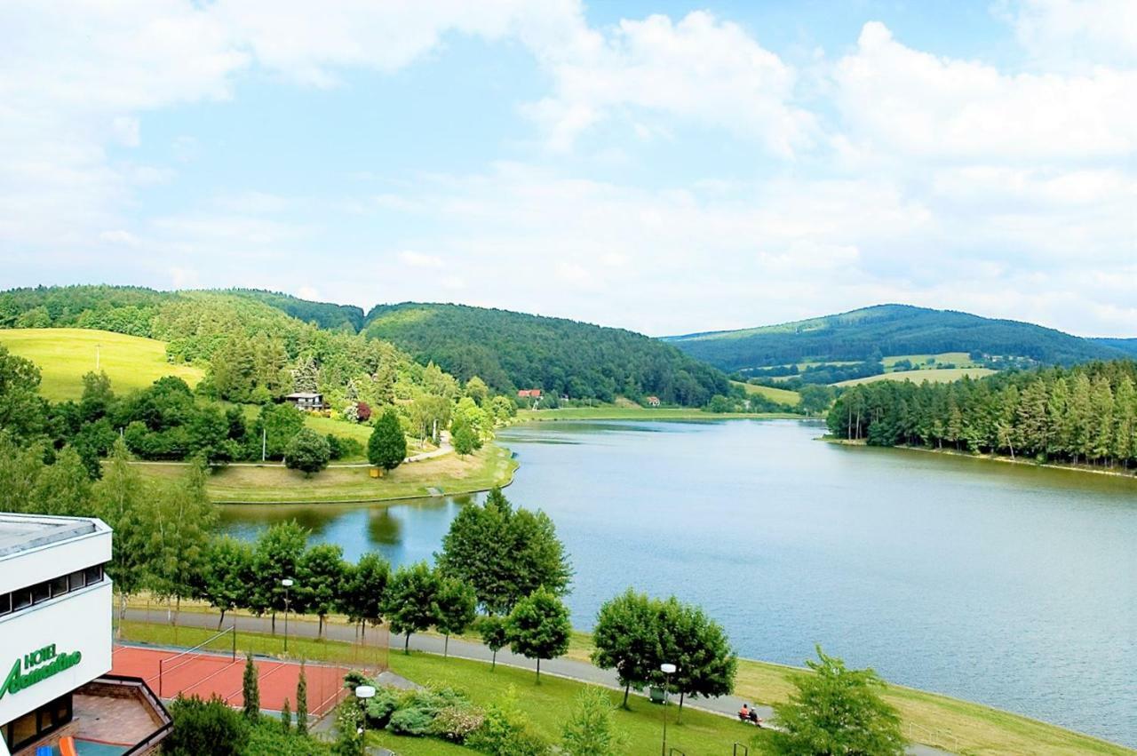 Hotel Adamantino Luhačovice Kültér fotó