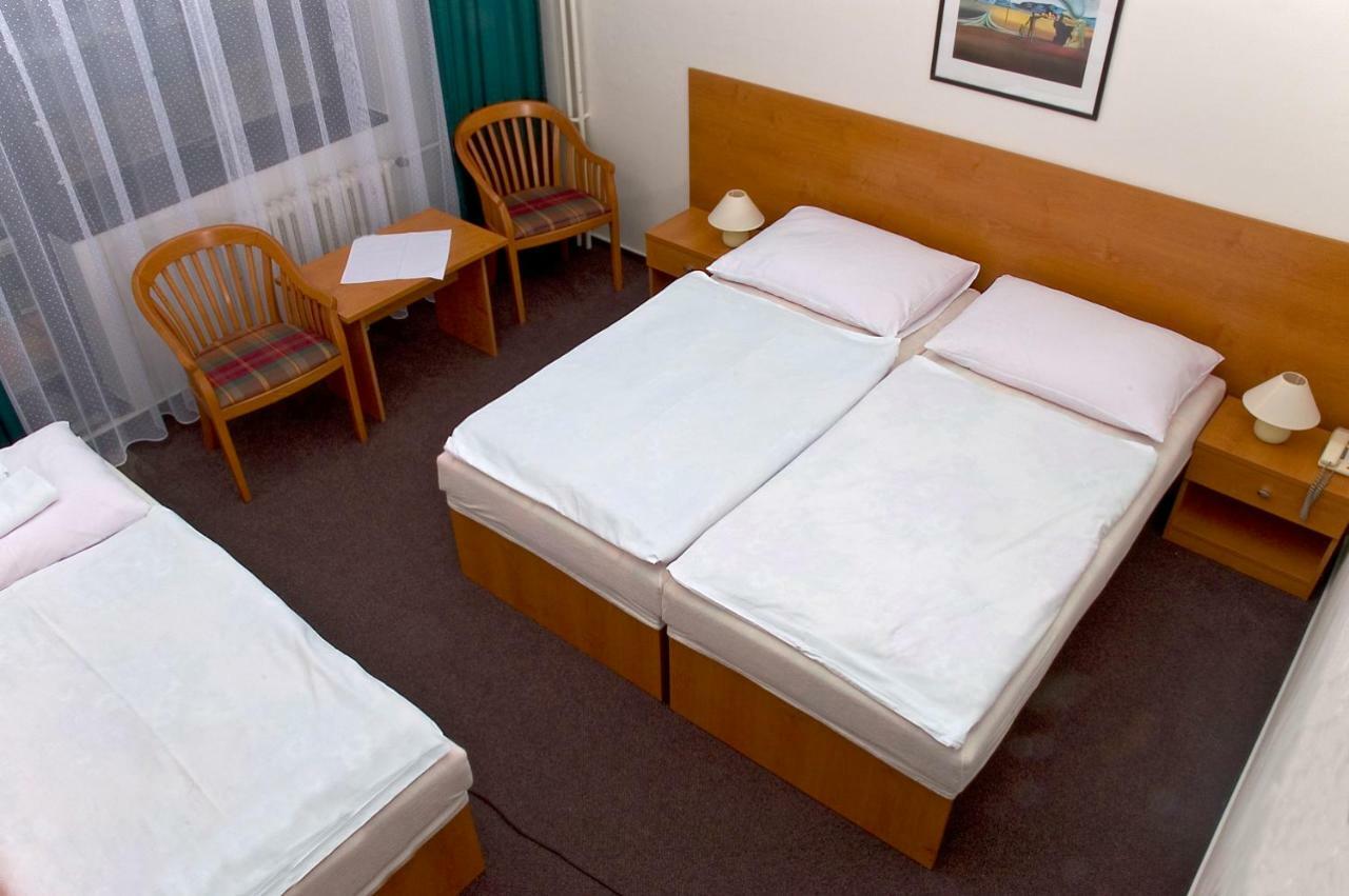 Hotel Adamantino Luhačovice Kültér fotó
